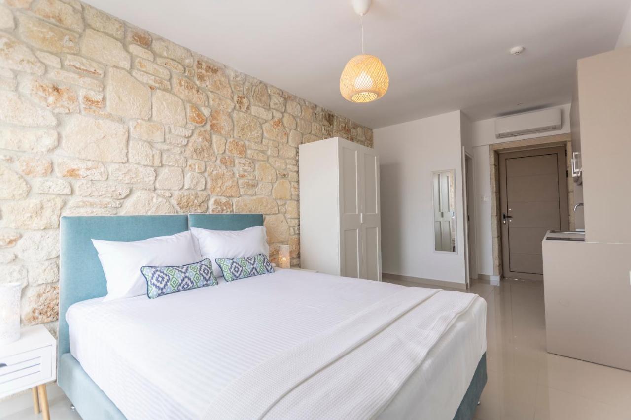 Anna Mare Luxury Apartments Афітос Екстер'єр фото