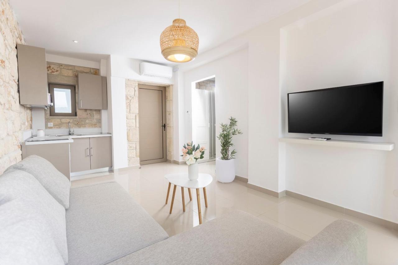 Anna Mare Luxury Apartments Афітос Екстер'єр фото