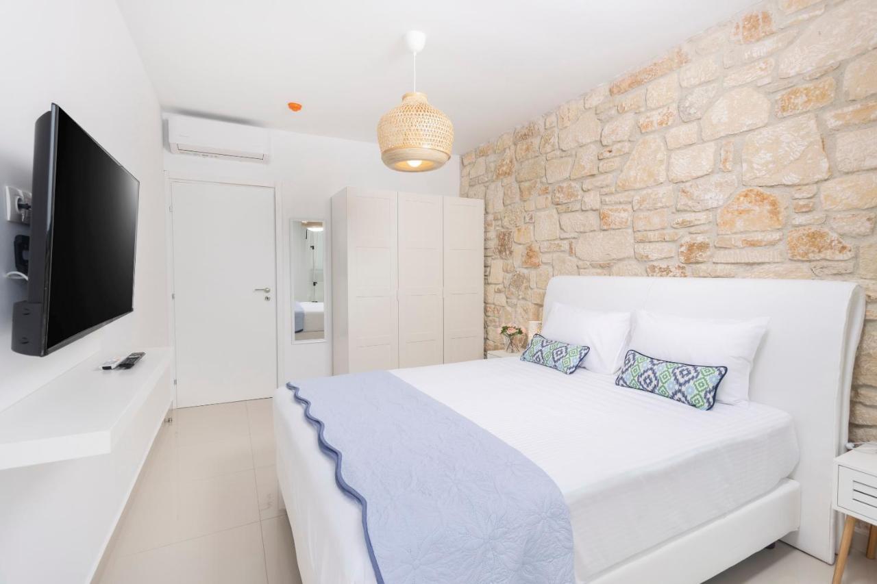 Anna Mare Luxury Apartments Афітос Екстер'єр фото