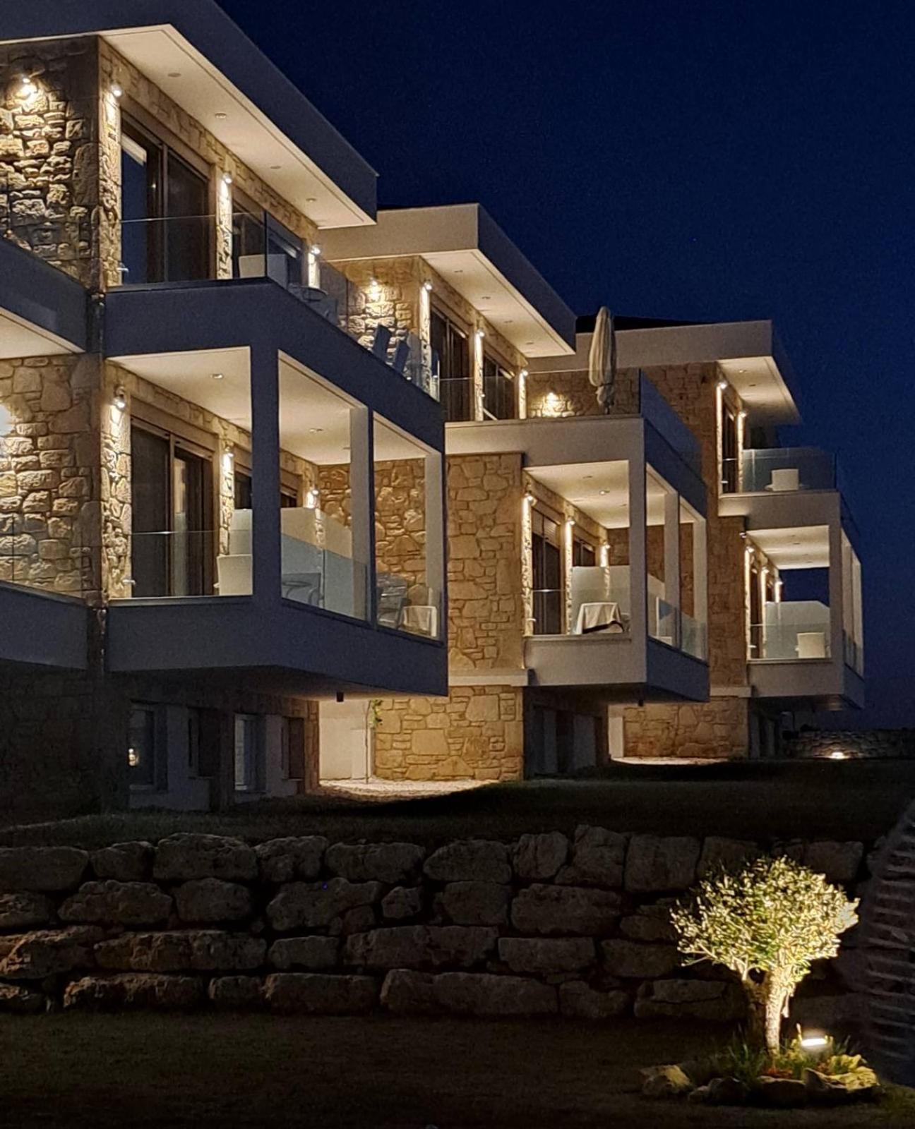 Anna Mare Luxury Apartments Афітос Екстер'єр фото