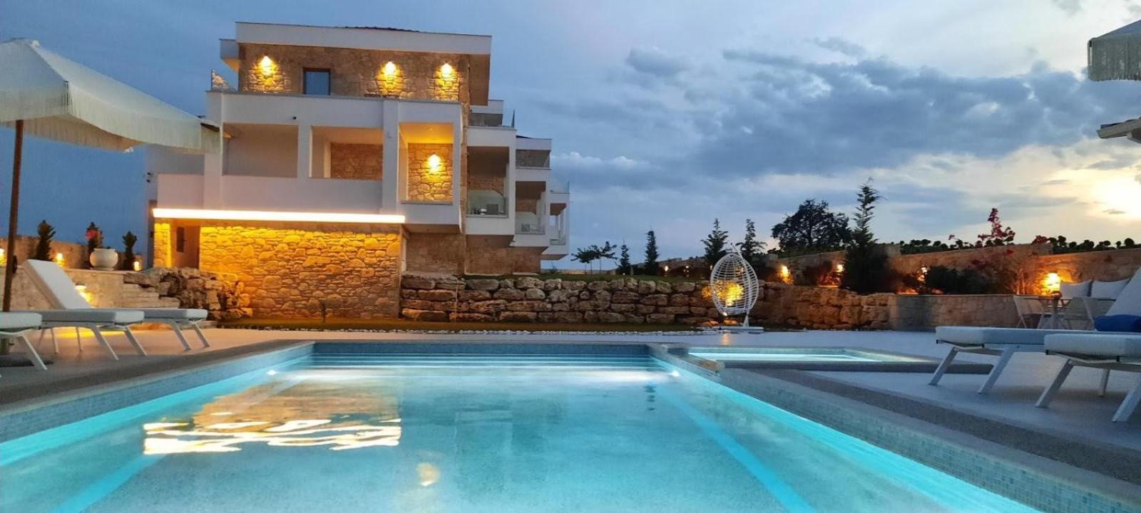 Anna Mare Luxury Apartments Афітос Екстер'єр фото